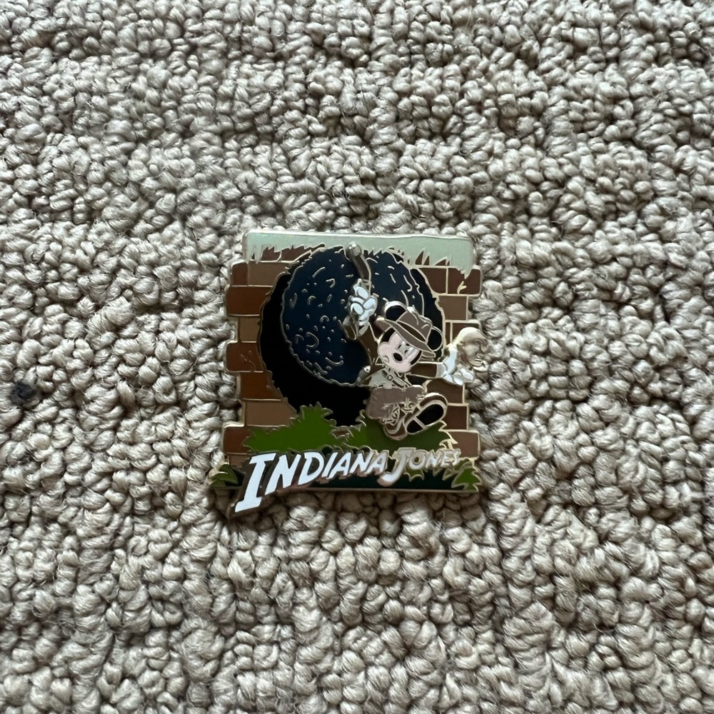 disney pin
